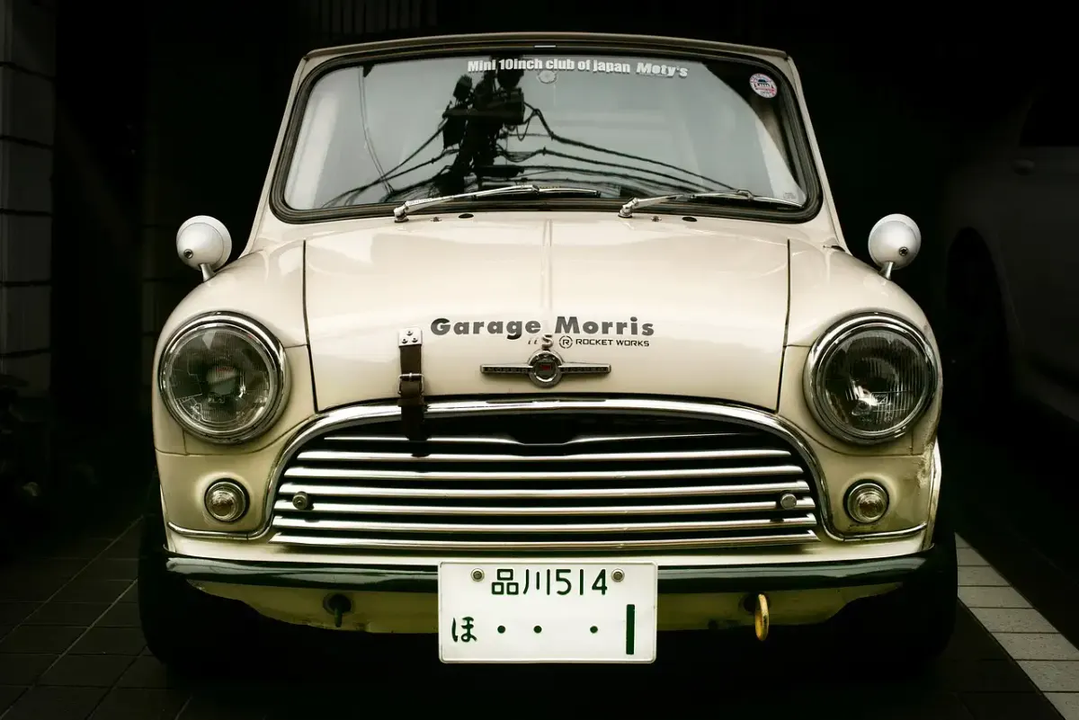 Mini auto beige