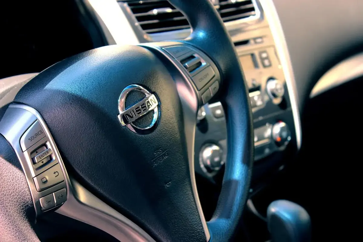 Scheibenriss im Auto: Reparatur, Kosten und Versicherung